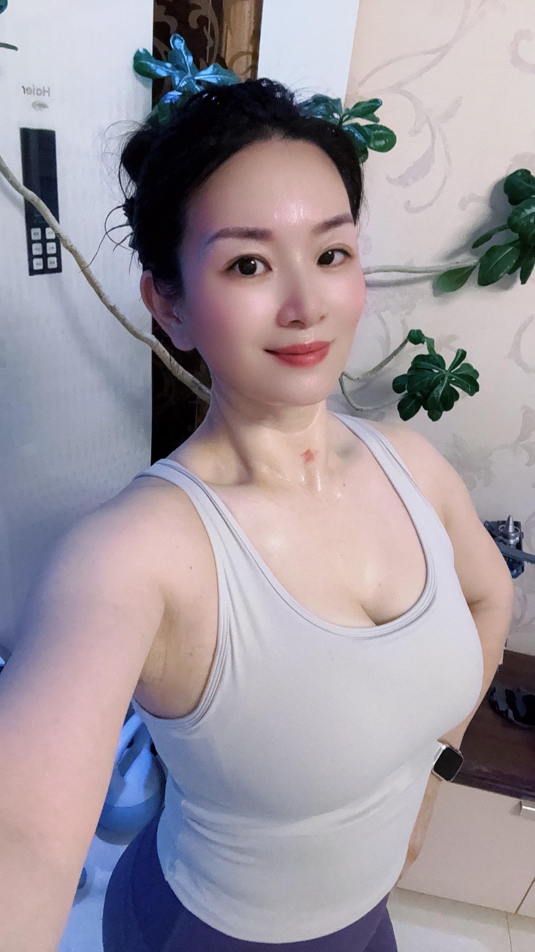 做好了今天不早起的准备,无奈生物钟只听身体的指挥,不由我的意志决定,一个小时的多巴胺释放让我以饱满的精神状态迎接一周的精神折磨……#大汗淋漓的感觉 #你的坚持终将美好