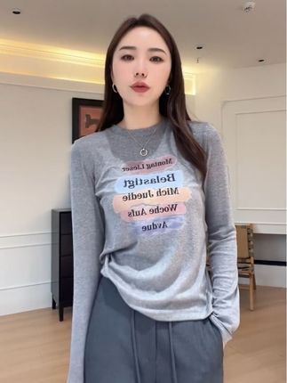 很美式的一件单品,非常实穿,上身有型柔软显瘦,色系高级。单穿显气质,做内搭都很绝#百搭上衣 #高级穿搭 #穿搭小心机 #品质女装 #秋冬穿搭