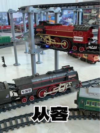 从从容容,游刃有余#铁路沿线 #玩具车 #火车头 #模型车