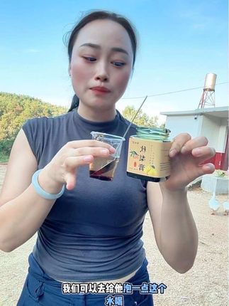 没有乱七八糟的添加,喝起来就是梨子的清甜味,大人小孩都爱喝。#我乡村生活 #新农人计划 #强烈推荐 #好物分享 #秋梨膏