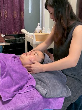 长这么大第一次去美容店办卡消费,结婚之前不舍得的存钱给父母,结婚后不舍得全心全意为这个家,性格真的太难改变了。