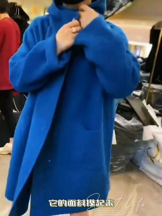 #创作灵感 #春秋冬新款,羊绒大衣,质量颜值高,颜色不够实,随意搭配,一件衣服穿三季,不过时,女人必备,