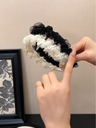 真的离不开这个发箍了,素颜戴人也一下精致起来!懒人咱也不邋遢#超好看 #发箍控 #发箍这样戴好美 #发饰 #每日分享