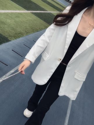 💋 “承诺不用太好听,行动到位才是真心,想给你东西的人不会问你要不要,给你伤害的人 也不会怕你疼,能感动人心的 永远不会是言语,而是行动。”#穿搭分享 #穿搭
