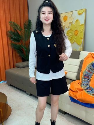 #谁穿谁好看 #减龄显瘦穿搭 #气质显瘦穿搭 #穿出高级感 #早秋新款搭配