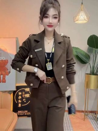 #上热门 #时尚气质穿搭 #春秋穿搭 #气质风衣穿搭 #辣妹穿搭