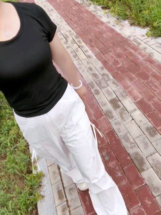 别人没把你放眼里、你又何必放在心里,若不被在乎,那要学会转身,握不住的沙不如扬了它#穿搭 #每日穿搭