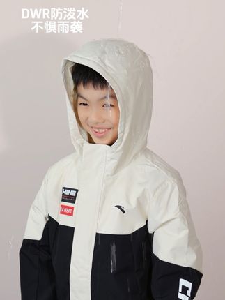 好看又防水的中国冰雪小外套呀! #安踏 #安踏儿童 #儿童外套 #秋季外套推荐 #宝妈推荐