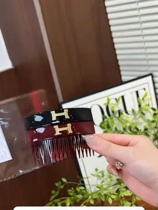 平时扎头发容易散的姐妹一定要试试这个高弹力蕾丝蝴蝶结发圈,百搭显气质,氛围感拉满 #头饰发饰 #发圈头绳