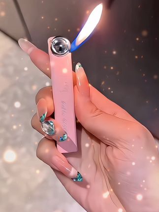 这款打火机粉色火焰斜火造型设计卡通可爱防风个性十足#创意打火机 #网红打火机 #防风打火机 #花式打火机 #奇葩奇葩打火机