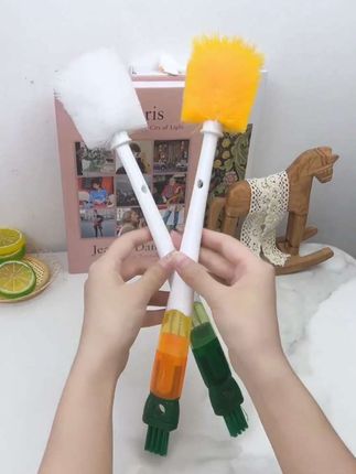 你多久没有彻底清洗你的水杯了?可能已经积攒了不少看不见的污物哦。快来试试这款五合一洗杯刷吧!长柄和柔软的刷毛,里里外外缝隙都能刷的很干净,让杯子焕然一新 #五合一杯刷 #杯子清洁刷 #清洁刷 #实用好物 #好东西一起分享