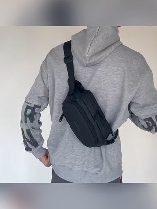 胸包男士包外出便携包迷你小包胸前斜挎包轻便手机随身包运动腰包#包包推荐 #背包 #好物推荐🔥 #视频同款 @DOU+上热门