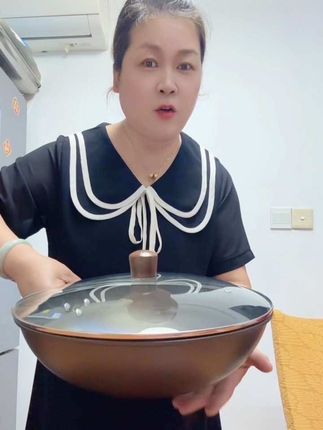32cm钛盾不沾炒锅耐用有钛炒菜锅防烫木柄#厨房好物 #超便宜超划算 #无限回购的宝藏单品