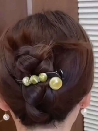 简约气质高级感珠珠一字扭扭夹女鲨鱼夹后脑勺盘发发卡发量多头饰#