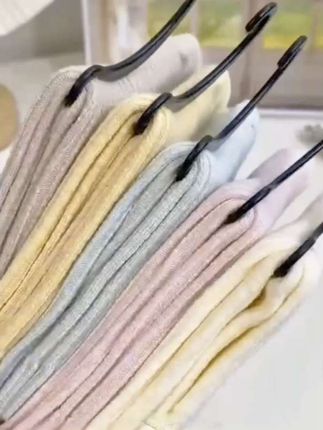 @琴姐好物 姐妹们早上好!这款袜子颜色好看,穿着舒服又透气,喜欢的朋友赶紧入手吧#女中筒纯色袜子#舒服透气百搭#纯色洋气#穿着舒服又好看#抖音有好物