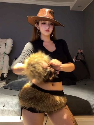 懂的人已吻上来了 #鞭子舞