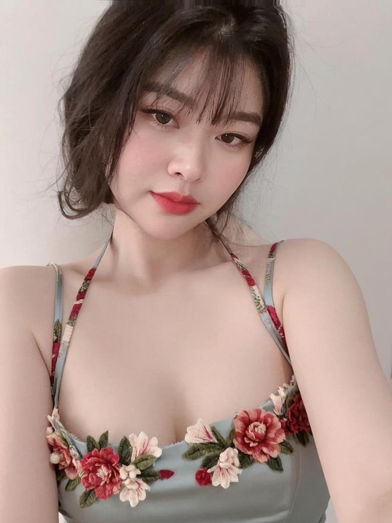 #AI绣衣自拍像