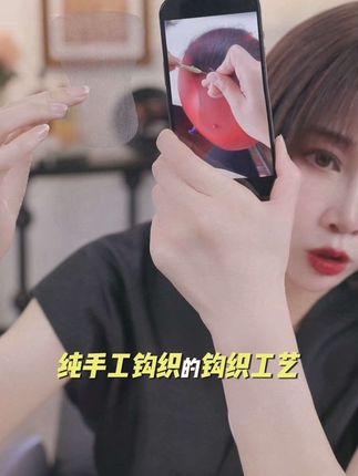 #女士假发 夏天爱上戴假发片的秃头女,暑气再盛也不怕!轻薄到像第二层皮肤的真发片,无痕贴合藏得住,遮白补量超自然。悄悄垫出高颅顶,随手一撩都是慵懒氛围感,夏天的精致感,就该这么毫不费力~」##假发 #发型教程 #日常发型 #发型 @DOU+上热门