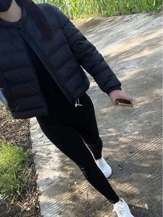 有些事,看的很清,却说不清,有些人,了解很深,却猜不透,有些理,很想不通,却行的通,总想世界纯澈,却事与愿违,总想事情圆满,却不随心愿,总想人心纯粹,却是一厢情愿!#今日穿搭 #鹅绒服 #保暖又好看 #时尚穿搭 #创作灵感 @抖音小助手 @DOU+小助手