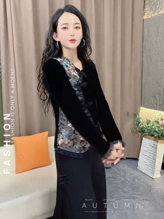 新中式国风盘扣2025拼接丝绒衬衫女气质打底衫V领黑色金丝绒上衣#新中式穿搭 #国风古韵 #气质穿搭 #国风女装 #穿出自己的风格 @DOU+上热门 @DOU+小助手