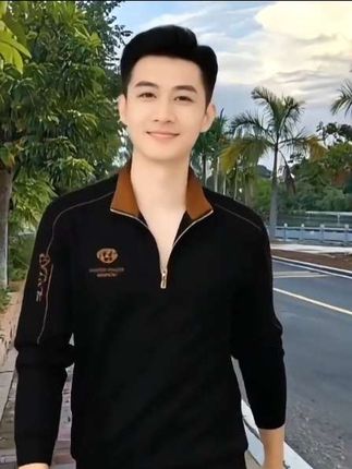 2025秋季男士翻领卫衣套装!条纹小标设计,休闲百搭还显帅~#男士秋季穿搭 #休闲卫衣套装 #秋日男生有效穿搭 #时尚男装分享 #春秋新款男装
