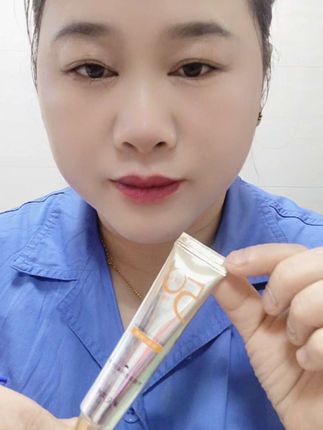 半夏风吟防晒隔离霜,轻薄透气又防晒,美白隔离水润皮肤,防晒的同时还可以水润肌肤,防晒我就用它半夏风吟防晒隔离霜,真的特别好用,夏天防晒我就用它了,需要的姐妹们点击小黄车直接购买