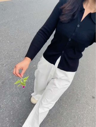 时间会告诉你,这个世界上的所有东西 都会会过期的,不要高估和任何人一个人的关系,也不要高估在任何人心里的重要性,千万不要赌人性,不要觉得自己是个特殊,是个例外、想在一个人身上下赌注,就必须要做好输的准备..#穿搭 #韩版穿搭 #穿出自己的风格