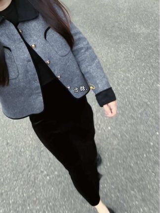 一生怕鬼,鬼却未伤我分毫,一生善良真心待人,人却让我遍体鳞伤,世上最可怕的不是鬼,而是猜不透的人心。#穿搭#小香风外套
