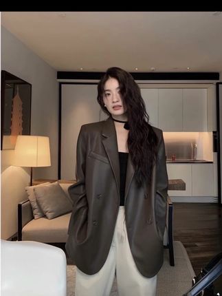 秋季黑色复古皮衣西装外套女宽松休闲气质设计感穿搭女双排扣西服#今日穿搭 #气质皮衣 #外套穿搭 #皮衣搭配 #皮衣外套搭配