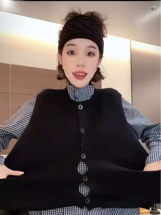 秋季时尚百搭羊毛马甲来了~~#高级感穿搭 #穿搭美学 #今日穿搭 #时尚穿搭分享 #美搭尽显女神范