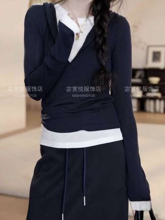 红洋气女装秋季气质假两件连帽长袖T恤上衣女 百搭显瘦卫裙套装#故乡的泥土电视剧全集观看 #房子装修风格卧室 #日常生活 #今天有点热 #卧室装修
