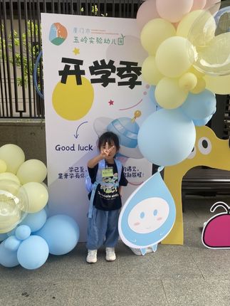 这条裤子真的太舒服了,太空棉白色阔腿裤,高腰显瘦,宽松舒适,特别适合春天穿。它是那种很流行的奶奶裤,也叫八分直筒裤,不管你是腿粗还是胯宽,都能完美遮住缺点,显得又细又直,简直是所有女人的必备款!喜欢的朋友赶紧点击下方链接下单吧!#在家做美食 #居家锻炼身体 #腿毛