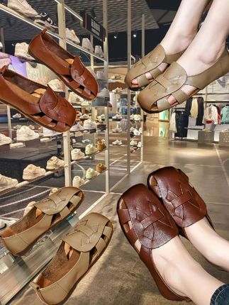 真皮镂空凉鞋。除视频同款外还有其他款式链接! #脚宽脚胖都可以 #软底软面穿上超舒服 #跳舞凉鞋#凉爽舒适 #透气舒适