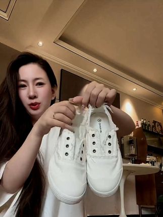 一脚蹬懒人帆布鞋2025新款软底松紧套脚毛边小白鞋子护穿防滑底#脚宽脚胖都可以 #百搭女鞋 #宝藏鞋子#小白鞋#帆布鞋