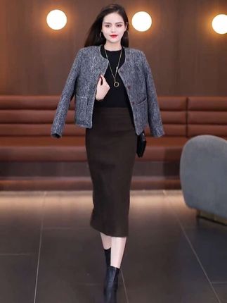 #晒晒我的秋日穿搭 #秋冬穿搭新鲜感在线 #秋冬穿搭大揭秘 #早秋黑白灰穿搭测评 #秋季日常实用穿搭思路分享