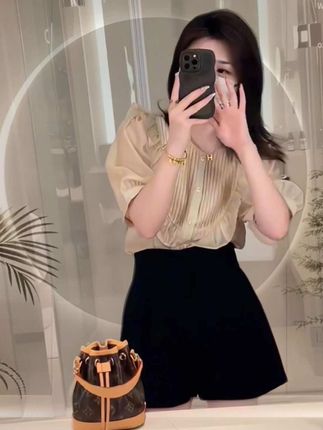 #简约穿搭 #百搭上衣 #通勤搭配 #韩系穿搭