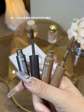 老婆们,这款染眉膏,真的是爱了,一秒从蜡笔小新变韩妹,用了染眉膏整个人都变温柔了#染眉膏 #防水防汗不晕染#美妆 #平价彩妆 #平价好物