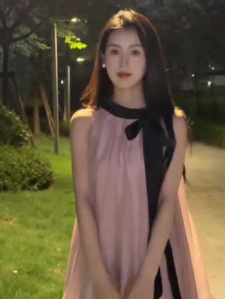 如果赶不上凌晨五点的日出 不妨看看傍晚六点的夕阳 我的意思是任何时候都不晚 #千金感穿搭