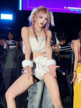 讨厌我的人看到我这么萌还忍心嘛#南京欢乐谷 #直拍#女神