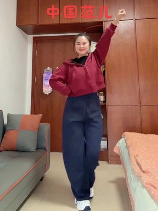 我骄傲我是中国人。红色我永远的信卿,千言万语,我爱我的祖国,祝福祖国生日快乐🎈🎈🎈#简单小舞蹈 #中国范儿 #祝福祖国繁荣昌盛人民幸福安康