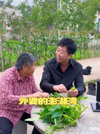 唱首金典老歌给奶奶听#外婆的澎湖湾 #无声卡唱歌 #我的乡村生活 #奶奶