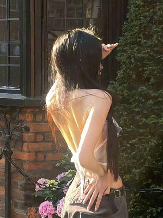 重庆最新消息,江北区斥巨资打造的重庆海洋世界·VR体验馆,已经官宣2月11号正式开放,现放出第一波预售特惠,只需十几分钟的工资就可以一票畅玩海洋世界观光、梦幻水母观影、鲨鱼惊险追击等主题,众所周知,新店预售活动往往都是超划算的,刷到建议先囤上,反正不去随时可退。#入冬团购第一站 #重庆海洋世界·VR体验馆 #周末去哪玩 #亲子遛娃好去处 #春节游玩好去处