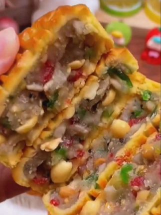 试吃2块 【净重2斤】老五仁月饼广式月饼传统皮薄馅足中秋糕点零食#五仁月饼 #月饼 #正宗老月饼 #超便宜超划算  #抖音美食推荐官 @DOU+小助手