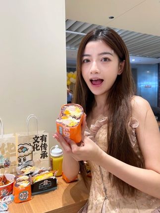 禾日町饭团主理人真的好会做饭团🍙~好好吃 #禾日町 #静安大悦城 #打工人吃什么#饭团