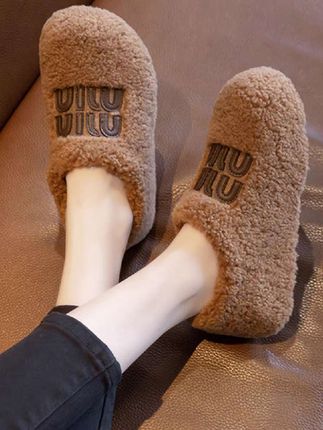 羊羔绒厚底毛毛鞋女外穿2025新款秋冬复古字母加绒保暖防滑豆豆鞋#毛毛鞋#豆豆鞋#加绒保暖#秋冬新款#羊羔绒毛毛鞋