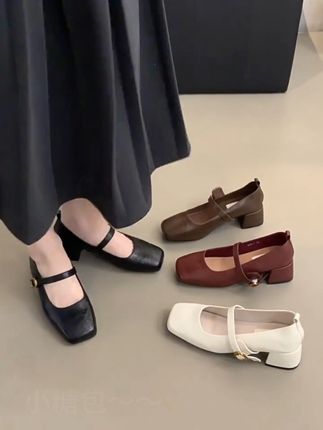复古显瘦,贴合脚型~~#方头复古女鞋 #软底软面穿上超舒服 #穿出高级感 #优雅气质 #韩系小众