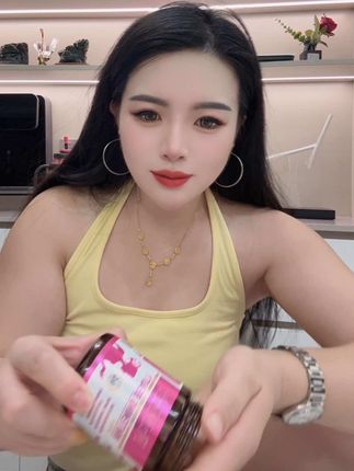 我会成为更好的自己 不是为了超越谁 而是让今天的我 比昨天多一分从容 总有一天你会站在最亮的地方 活成自己最渴望的模样 这世上从来不缺好看的女孩子 也没人会一直为你着迷 所以你得独立 经济独立 思想独立 生活独立 锦上添花的前提是你先努力变优秀#自用好物推荐 #日常保养 #保养秘诀 #每日分享 @DOU+小助手