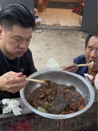 今天吃高烧羊杂🤮#原创作品 #农村生活 #美食趣胃计划 #社会百态