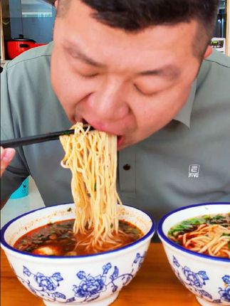 正宗兰州牛肉面,吃两碗才过瘾。#美食 #兰州牛肉面 #向往的生活9这样