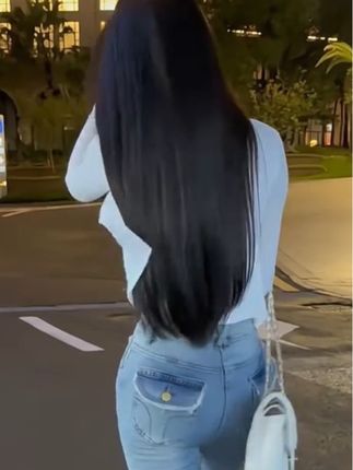 穿什么衣服 化什么妆 做什么事 从来都是取悦自己 #美出高级感 #牛仔裤修身显瘦显气质#微喇牛仔裤